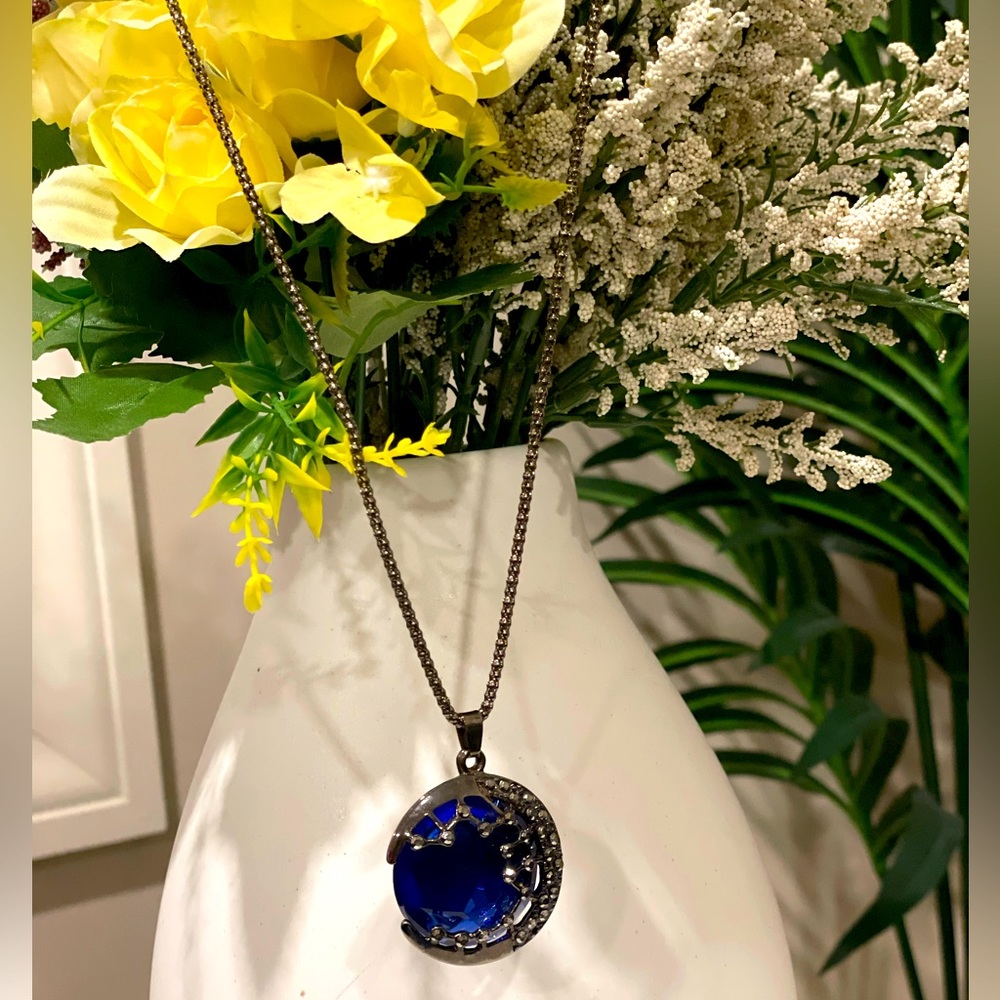 💎New brass toned blue gemstone necklace